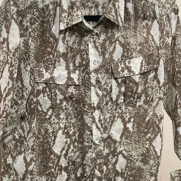 Willi Smith Snake print long sleeve button down blouse M - Picture 4 of 13